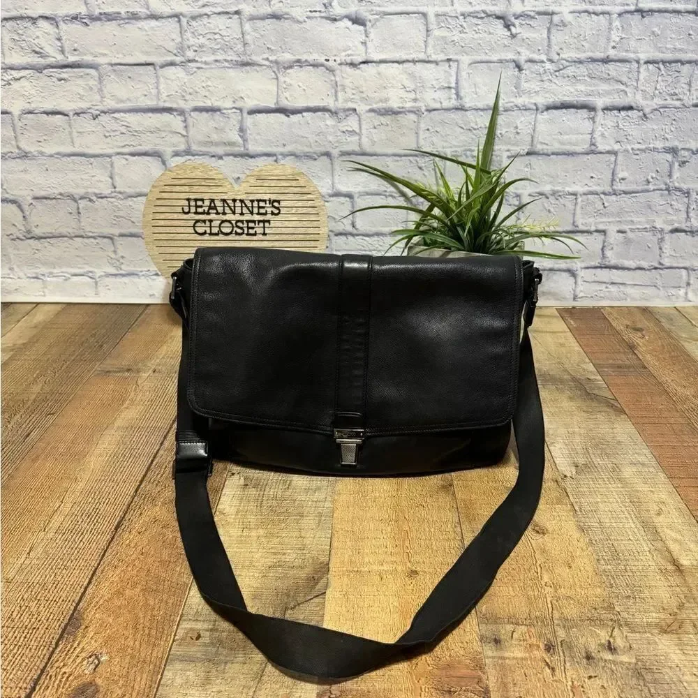 Tumi SOMERSET Leather MESSENGER Beacon Hill Laptop Computer Bag Black 68570 $395